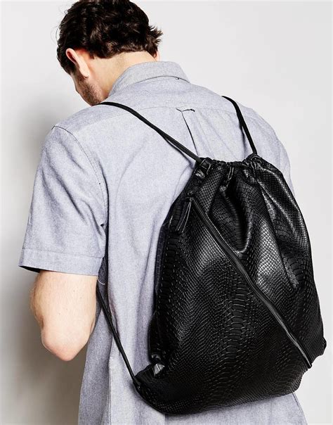 drawstring backpacks for men.